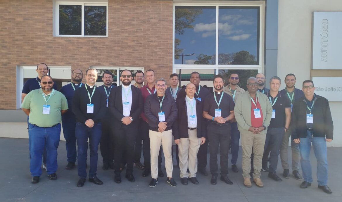 Diocese de Leopoldina participa de encontro nacional da CNBB que aprofunda Diretrizes da Ação Evangelizadora e sinodalidade